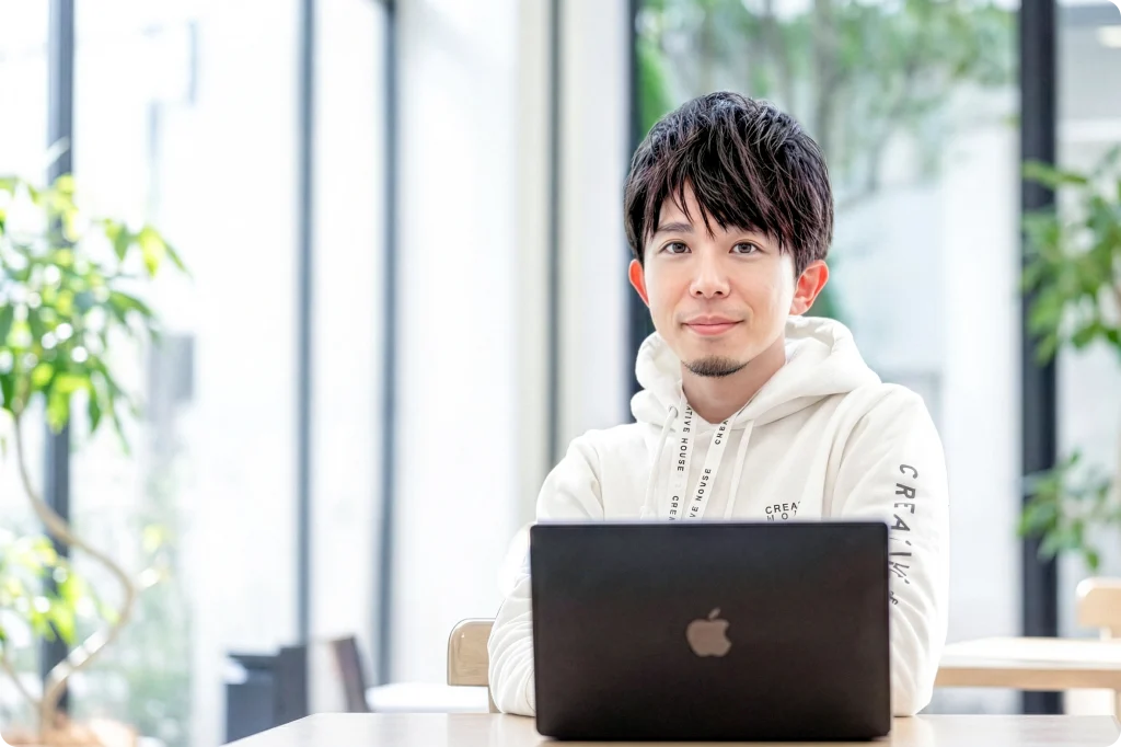 CREATIVE HOUSE 代表